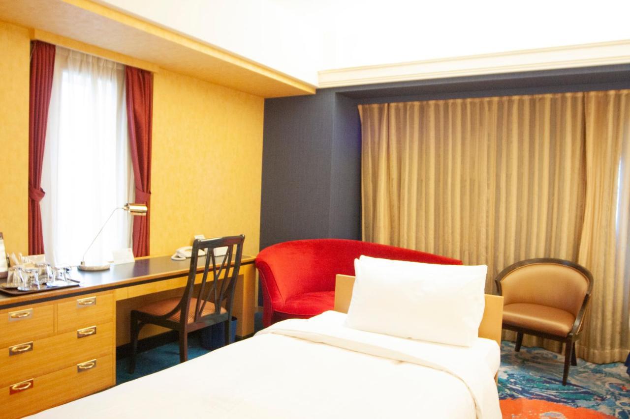 Hotel New Otani Makuhari Чиба Екстериор снимка