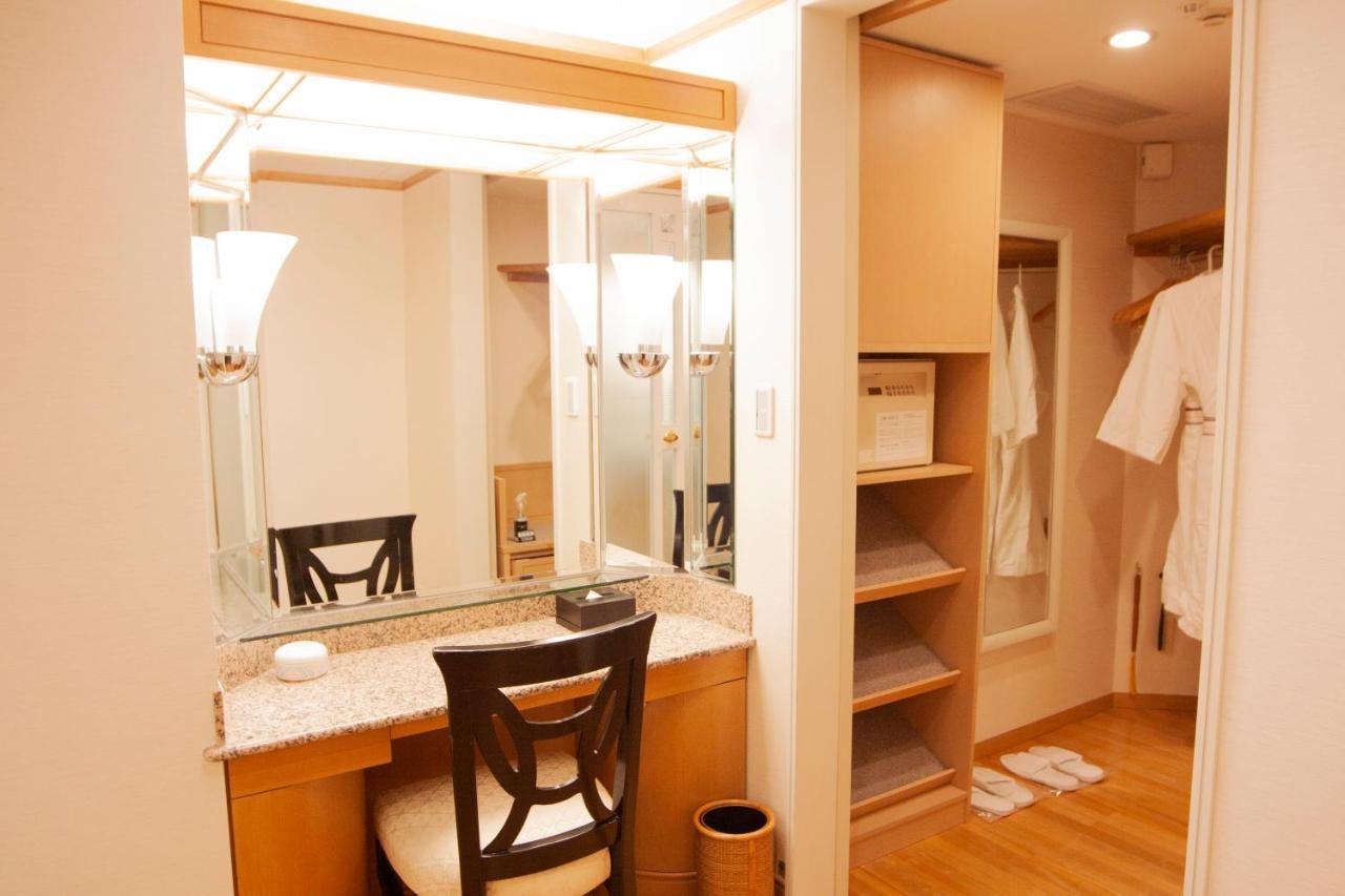 Hotel New Otani Makuhari Чиба Екстериор снимка